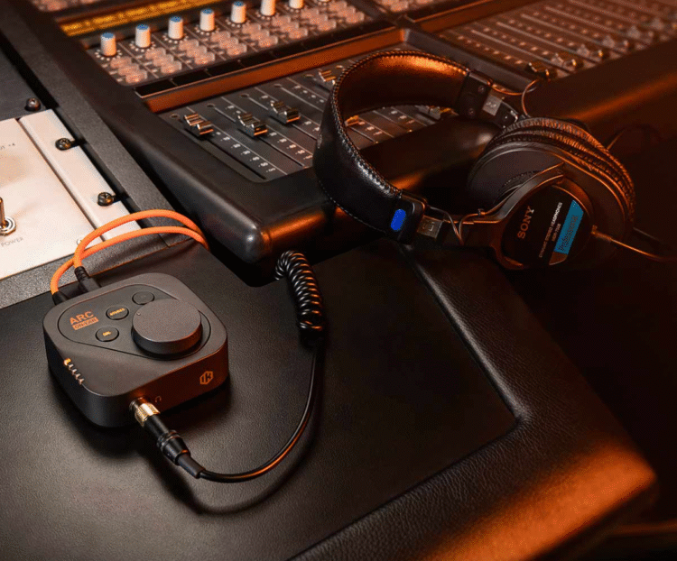 IK Multimedia ARC ONEAR