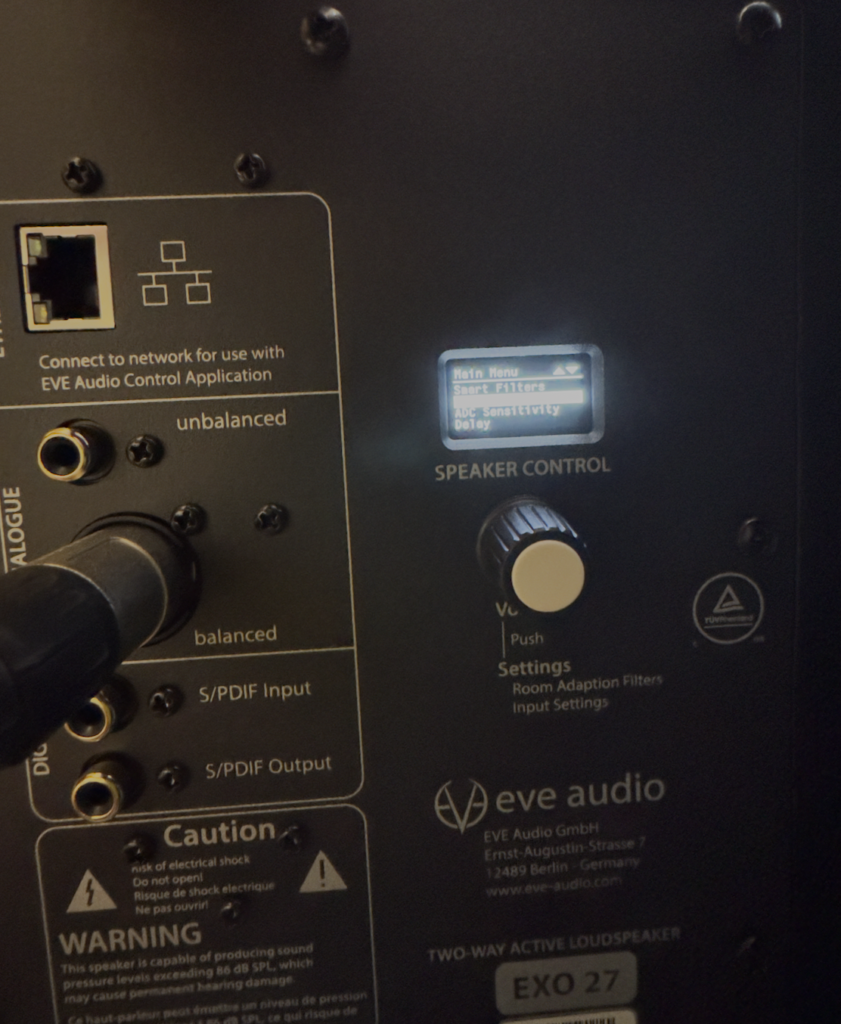 EVE Audio EXO 27 Screen